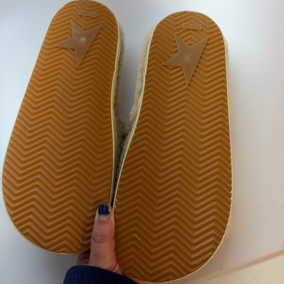 Golden Goose Cream Fuzzy Slides with Glitter Star - Picture 3 of 9